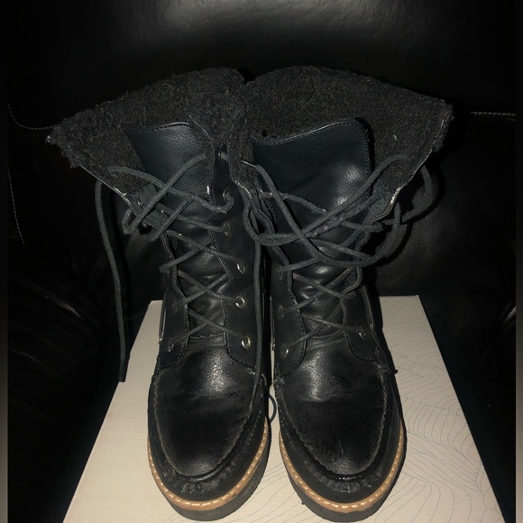 Black wedge winter boots - Picture 2 of 3